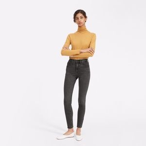 Everlane High-Rise Stretch in Washed Black